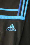 Pantalón Adidas Challenger Negro - Bandas tricolor Azules - Talla L/XL